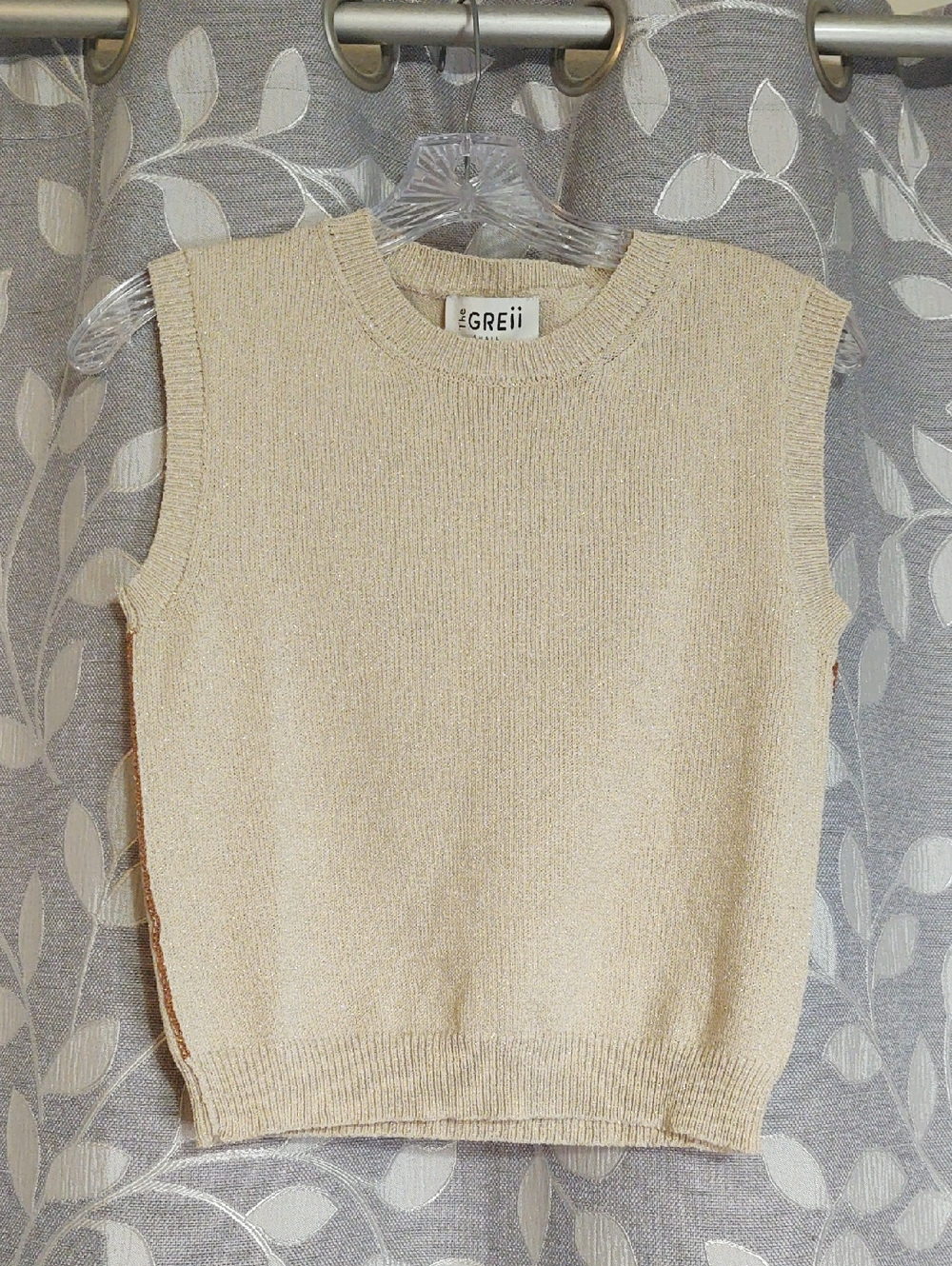 GREII Cream Knit Sleeveless Sweater Vest size Small